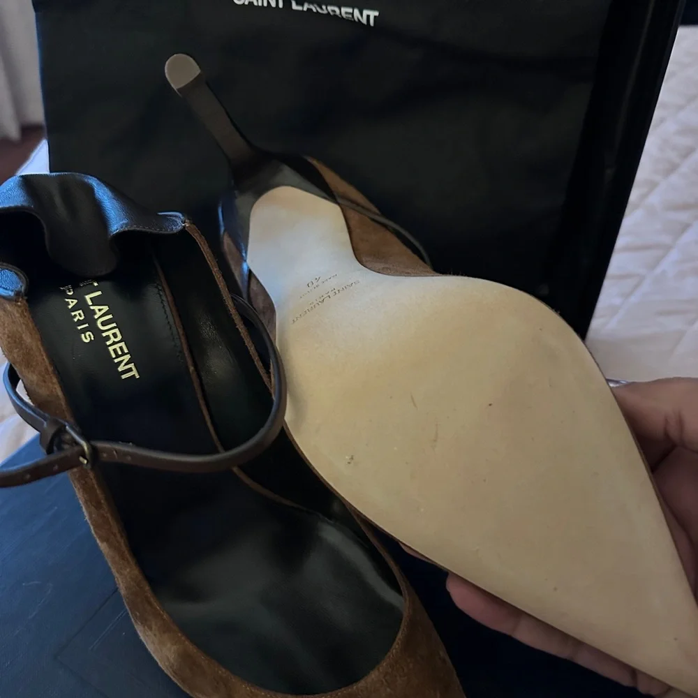 Saint Laurent brown suede and brown leather pumps, like new, box and dust bag. - Picture 4 of 6